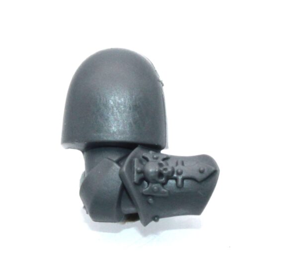 Space Marine Bladeguard Veterans Right Arm A