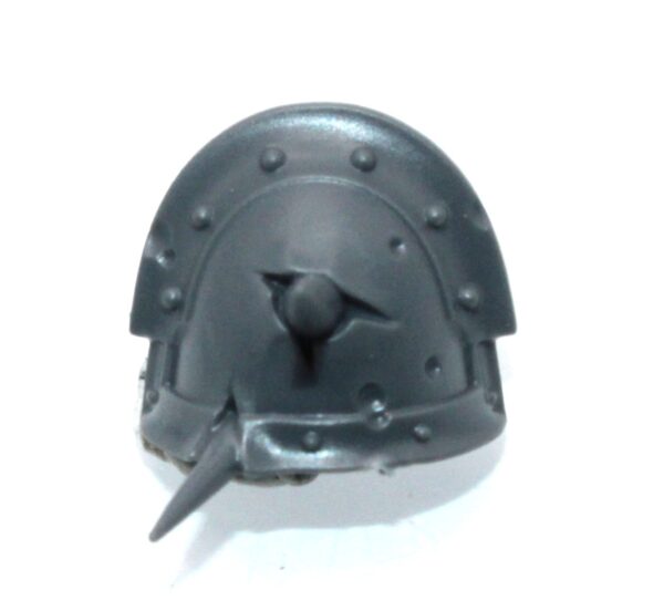 Plague Marines Shoulder Pad F