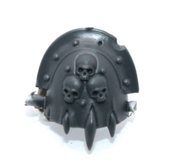 Plague Marines Shoulder Pad J