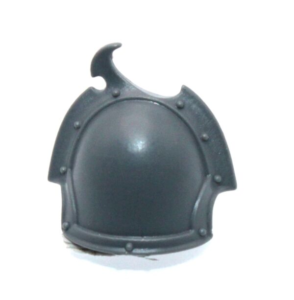 Tormentors/Infractors Shoulder Pad C