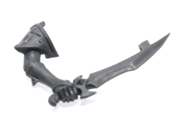 Witch Aelves Right Arm Large Knife C