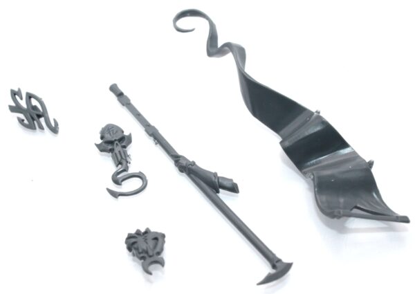 Witch Aelves Banner Arm