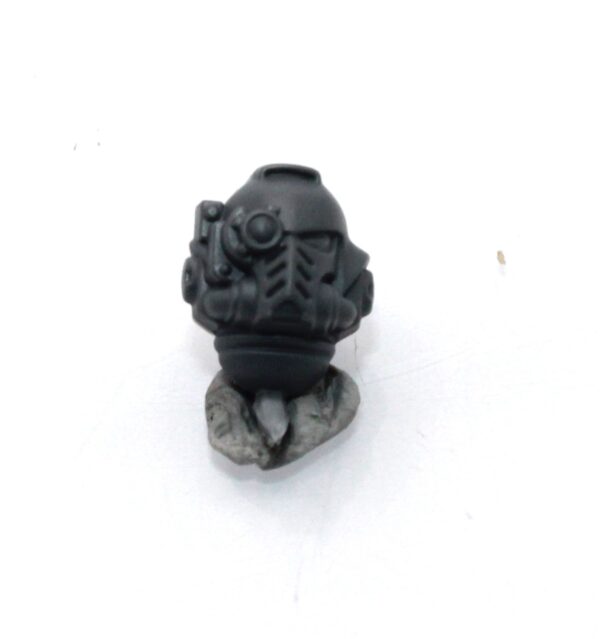 Space Wolf Blood Claws Helmeted Head B