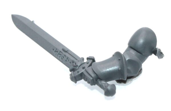 Wolf Guard Headtakers Left Arm Power Sword A