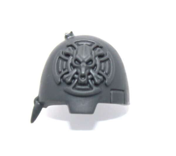 Wolf Guard Terminators Shoulder Pad D