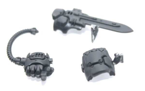 Einhyr Hearthguard A Plasma Gauntlet