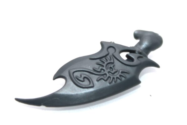 Khinerai Heartrenders Heartpiercer Shield A