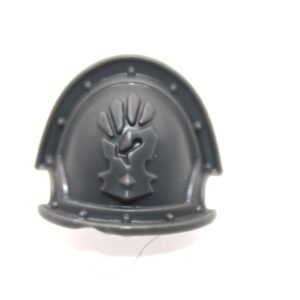 Red Corsairs Raider Shoulder Pad E